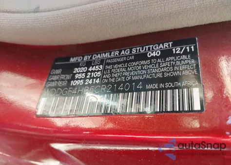 2012 Mercedes-Benz C 250 Luxury/Sport z USA, uszkodzony, nr VIN WDDGF4HB5CR214014